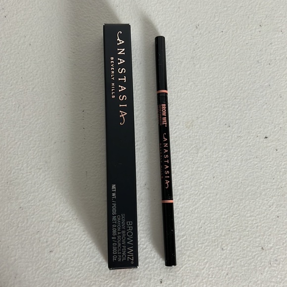 Anastasia Beverly Hills Brow Wiz® Ultra-Slim Precision Brow Pencil- Dark Brown - Picture 5 of 5